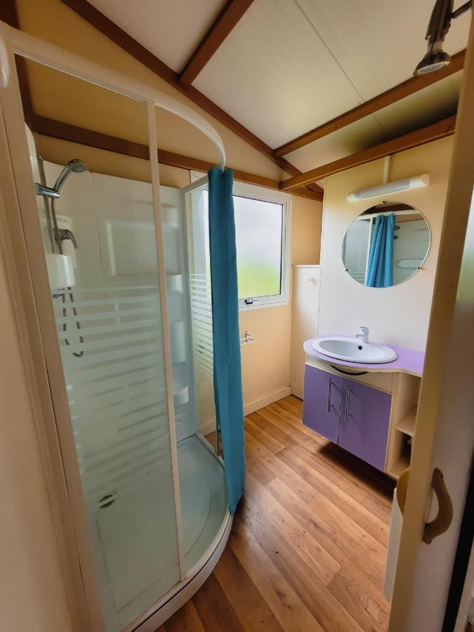 Camping Les Hirondelles 布尔圣玛丽 外观 照片
