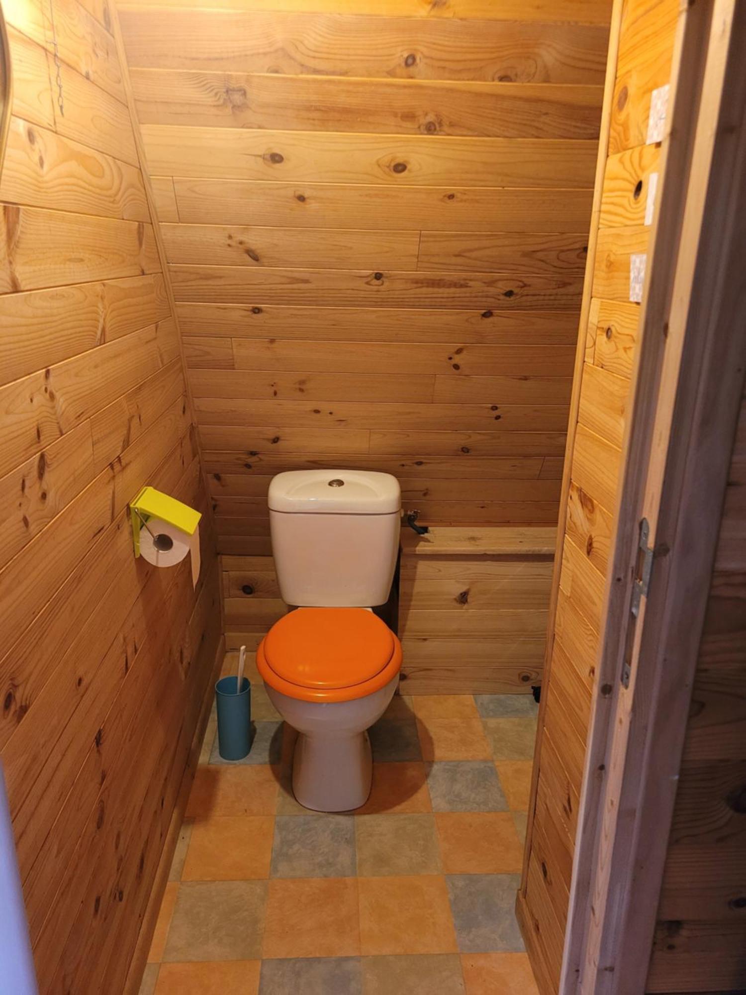 Camping Les Hirondelles 布尔圣玛丽 外观 照片