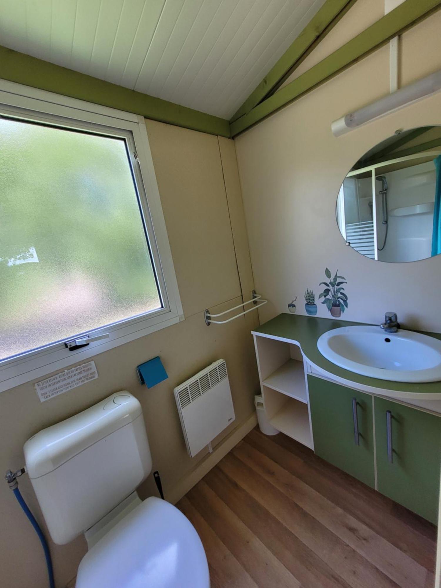 Camping Les Hirondelles 布尔圣玛丽 外观 照片