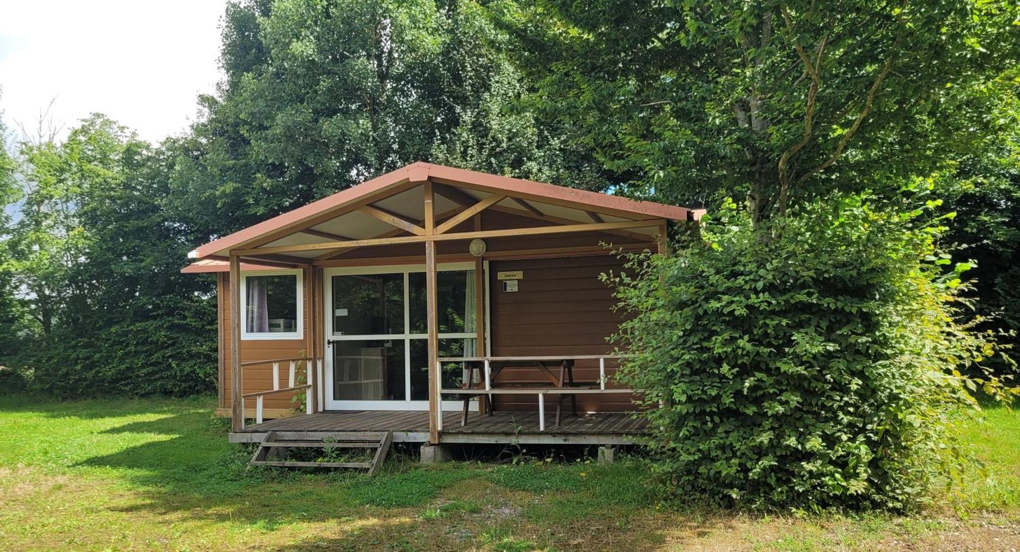 Camping Les Hirondelles 布尔圣玛丽 外观 照片