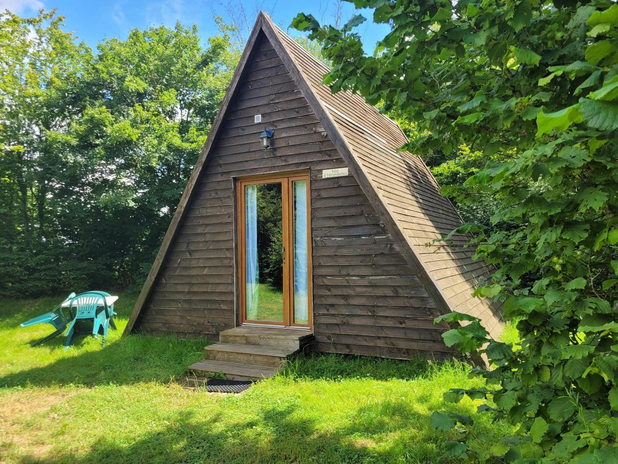 Camping Les Hirondelles 布尔圣玛丽 外观 照片