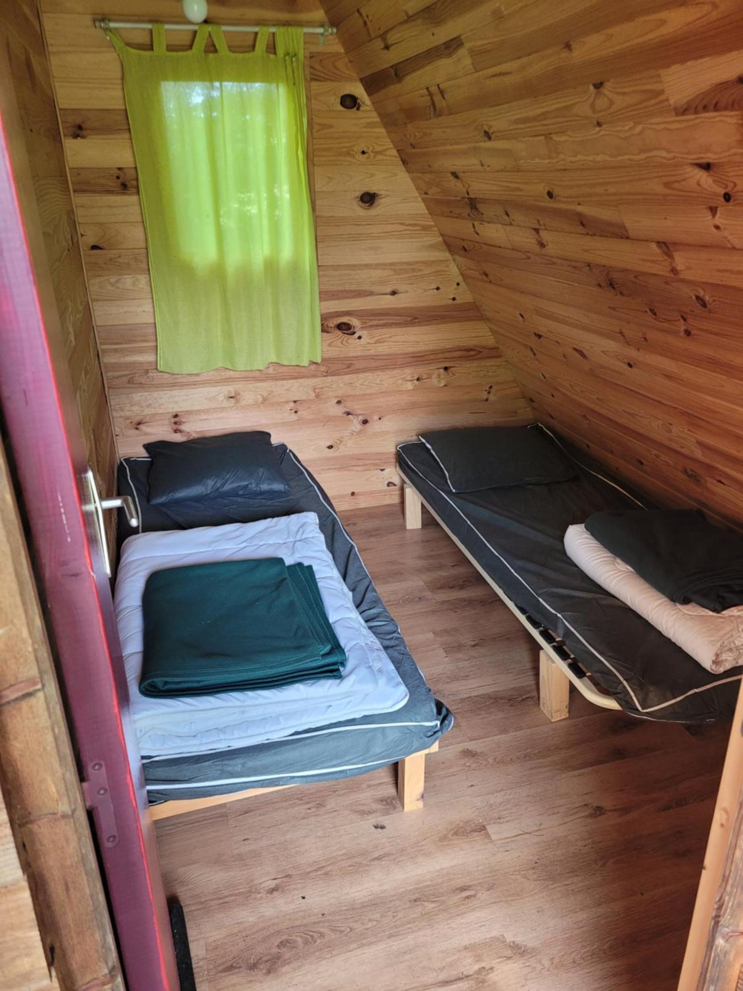 Camping Les Hirondelles 布尔圣玛丽 外观 照片