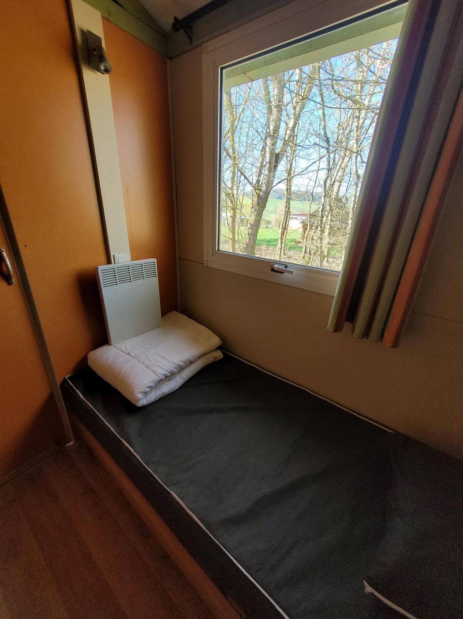 Camping Les Hirondelles 布尔圣玛丽 外观 照片