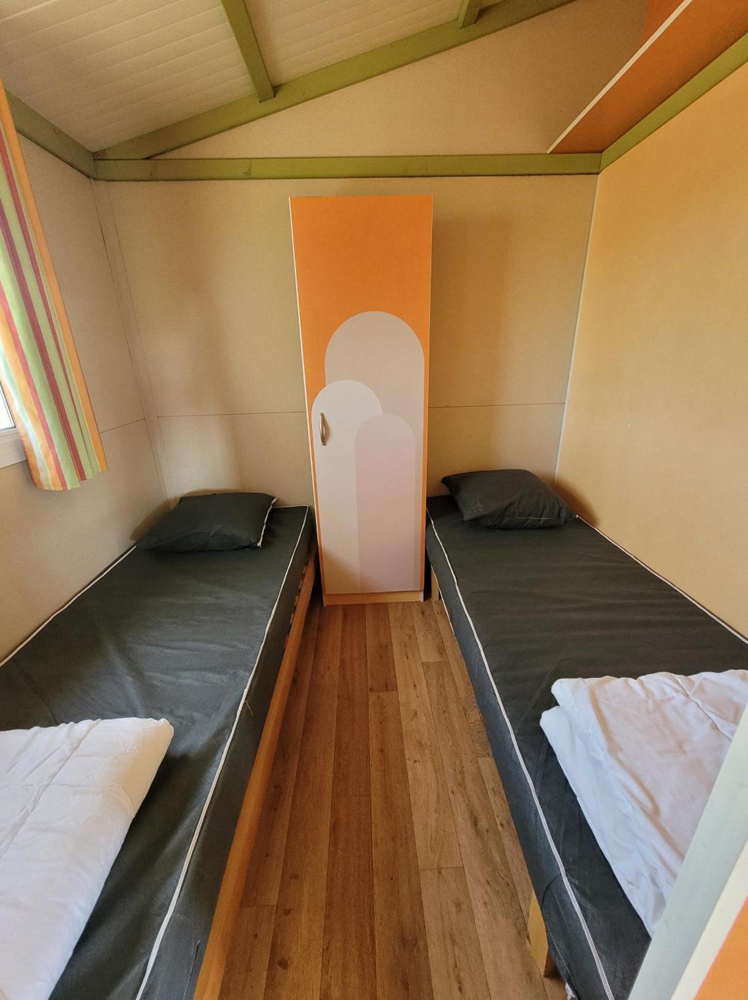 Camping Les Hirondelles 布尔圣玛丽 外观 照片